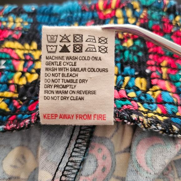 Lucy & Yak Colorful Floral Cropped Pants - Picture 11 of 16